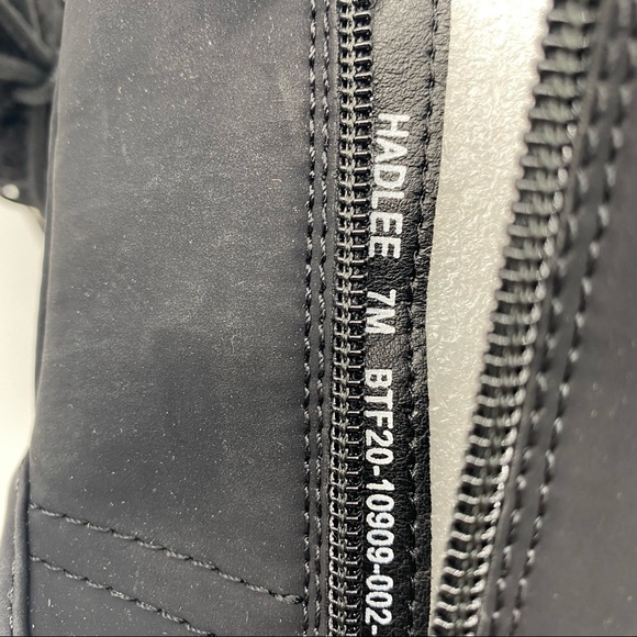 BARETRAPS
Women's Hadlee Faux Fur Block Heel Bootie in black size 7M - Picture 7 of 7